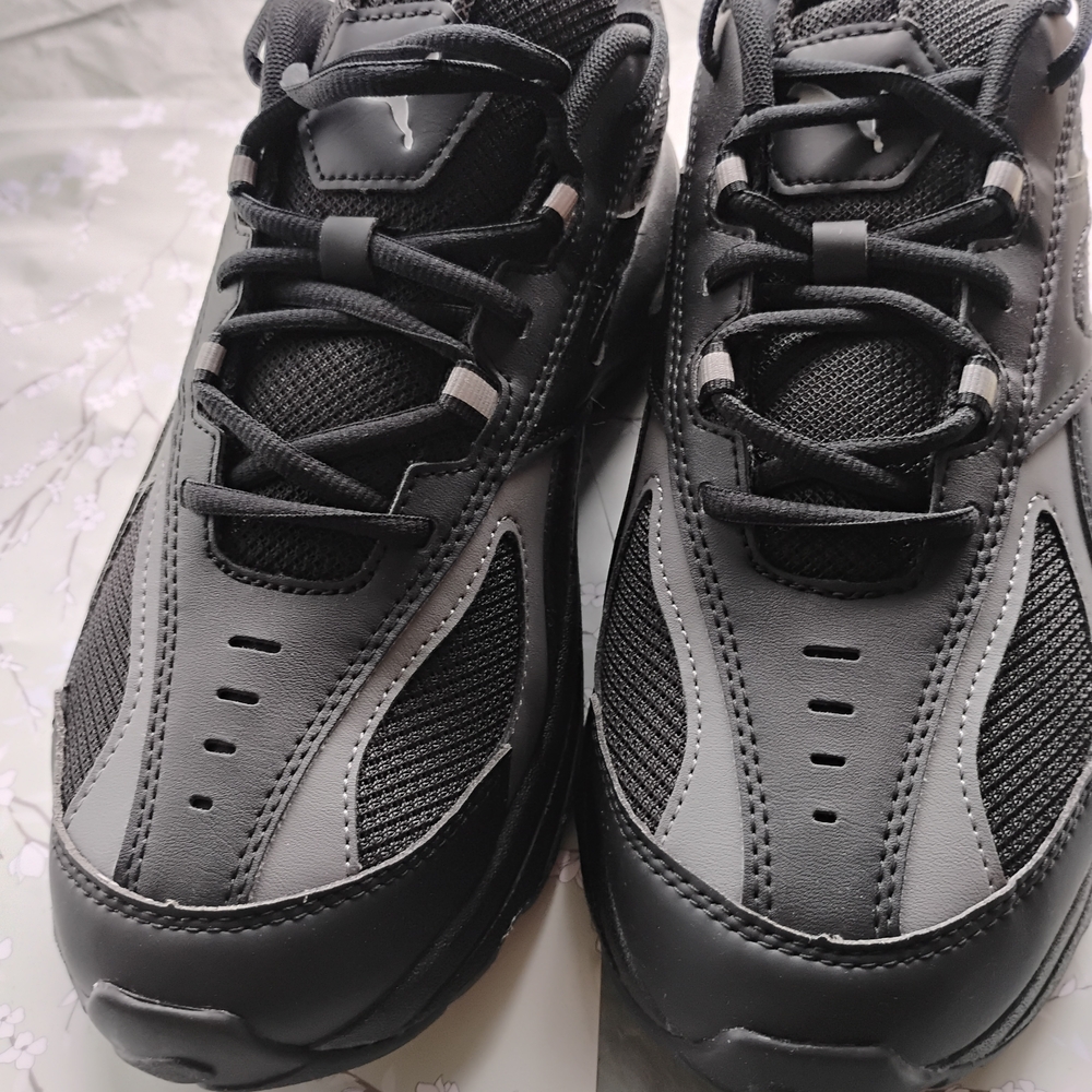 Sleek Black Men's Sneakers